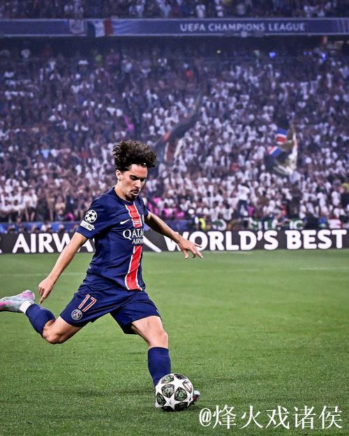 维蒂尼亚成为第九位在欧冠对阵英格兰球队上演帽子戏法的球员